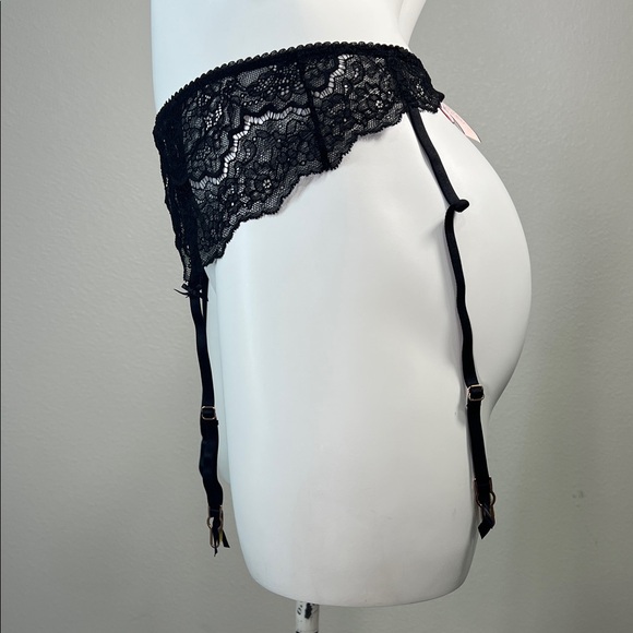 Victoria's Secret Black Dream Angels Lace Garter Belt M/L - Picture 6 of 8